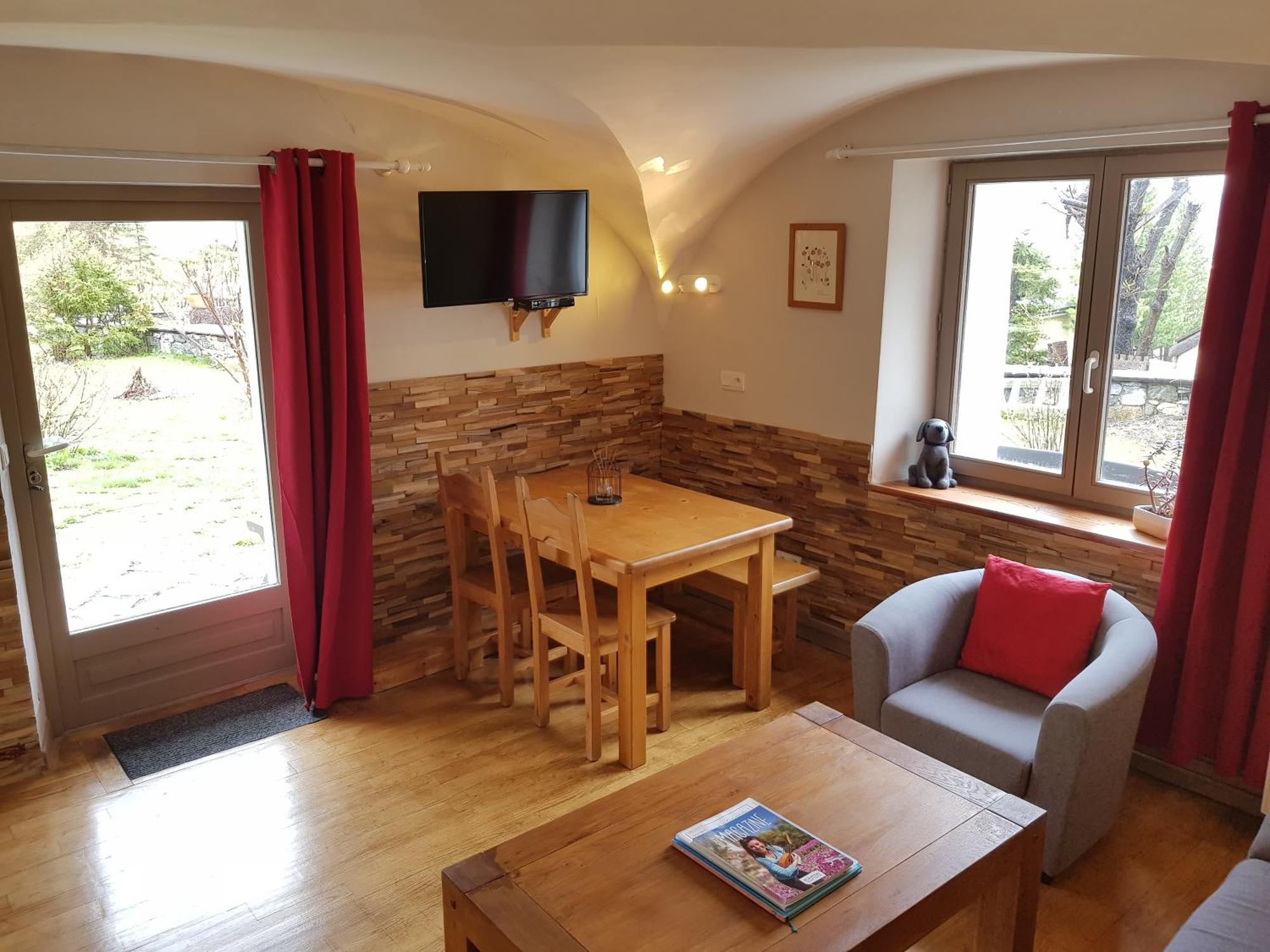 La Girandole Chambre D'Hotes Et Location D'Appartement Арвьё Экстерьер фото